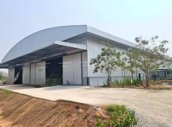 ให้เช่าโรงงานเพชรบุรี 8 ไร่ 40 ตารางวา พื้นที่สีม่วง ขอใบอนุญาต รง.4 ได้ พื้นที่ใช้สอยโรงงานและโกดัง ประมาณ 2,880–3,000