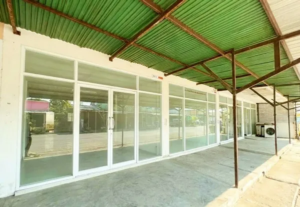 ถนนโครงการกว้าง 30ม. รถเทเลอร์เข้าได้ ติดถนนสุวินทวงศ์ โกดัง 4คูหา PTT BigC สตูดิโอ 2ห้องน้ำ 50ตร.ว. 192 ตร.ม.