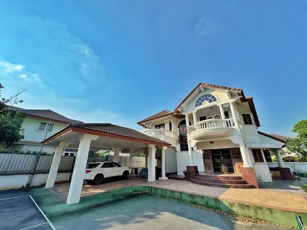 ขายที่ดินพร้อมบ้าน 250 ตร.วา หลังแรก ถนนเมน ภัสรี พุทธมณฑลสาย 2 ซอย 5 เหมาะปลูกบ้านหรู รีโนเวท