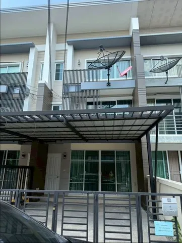 ให้เช่าทาวโฮม ย่านบางกะปิ หัวหมาก รามคำแหง ทาวอเวนิวพระราม9 กรุงเทพกรีฑา7 ใกล้สนามกอล์ฟกรุงเทพกรีฑา สนามกอล์ฟยูนิโก้ ใกล