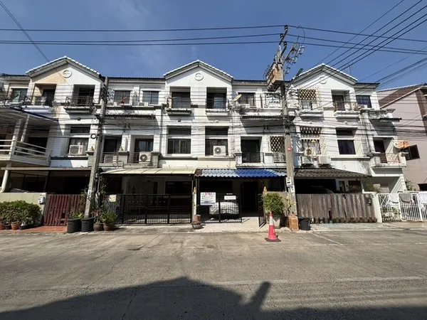 ขายทาวน์โฮม 3 ชั้น บ้านกลางเมือง รัชดา เหม่งจ๋าย ทำเลกลางเมือง เดินทางสะดวก เหมาะอยู่อาศัย โฮมออฟฟิศ