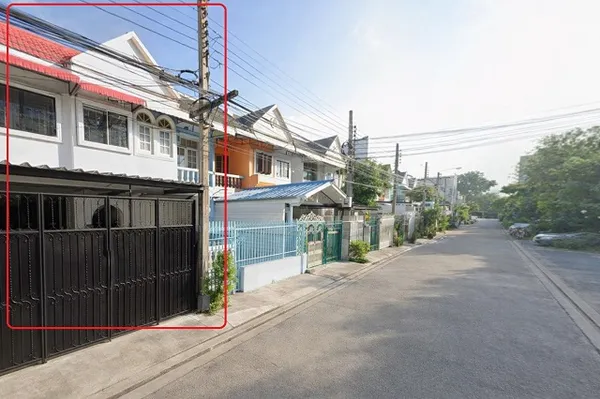 สุขุมวิท101/1 รถไฟฟ้าสายสีเหลือง Seacon Square 1.2กม BTS ปุณณวิถี 2.84 กม. ทาวน์โฮม 2 ชั้น พร้อมอยู่ 3 นอน รร.วชิรธรรมสา