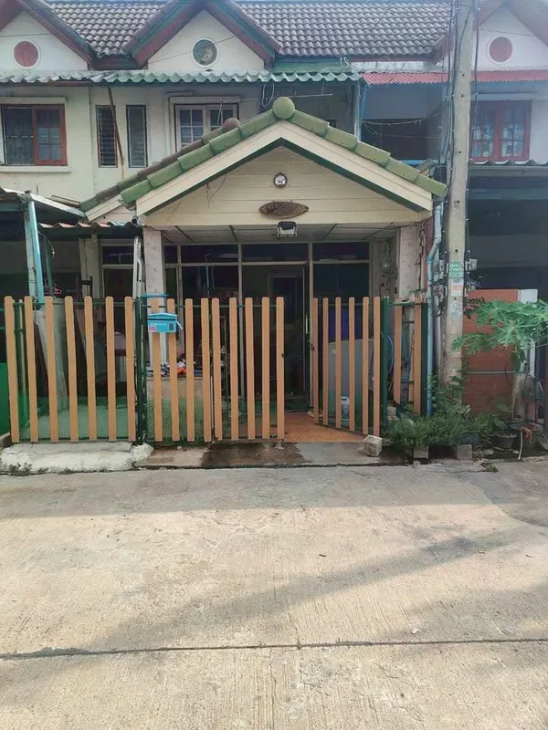 ขายทาวน์เฮ้า 2ชั้น หมู่บ้านเฟื่องฟ้านคร 5 ซอย 12 จังหวัดปทุมธานี