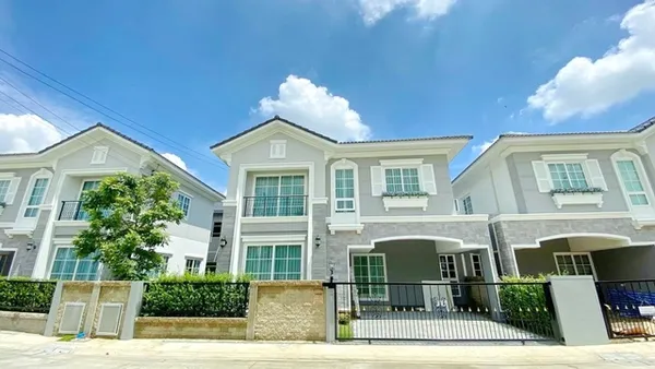 คฤหาสน์ 2 ชั้น 4 นอน 3 น้ำ 35ตร.ว. ใกล้ BTS สำโรง 900 ม. บ้านใหม่สภาพดี วิวสวน บรรยากาศร่มรื่น