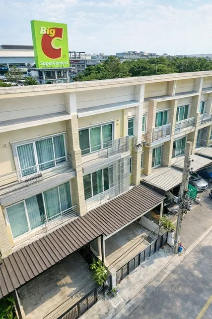 BIG C ประชาอุทิศ ตลาดทุ่งครุ 800 ม. ทาวน์โฮม 3ชั้น 3นอน 3น้ำ 21ตร.ว. 252ตร.ม. รร.บูรณะศึกษา 900 ม.