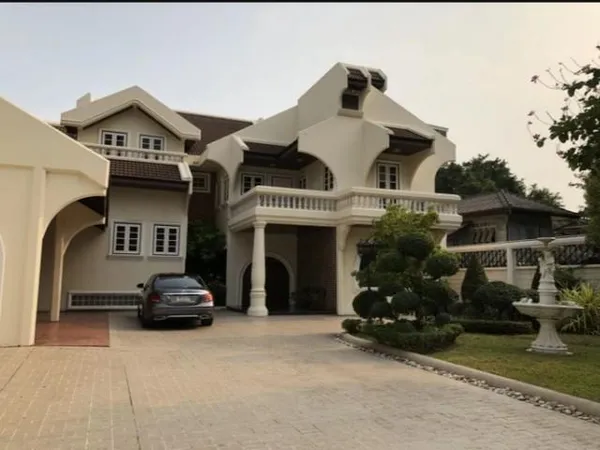 ให้เช่าบ้านเดี่ยว 2 ชั้น 208 ตรว. 5 ห้องนอน ย่านสาทร เย็นอากาศ ซอยสวนพลู 6 ใกล้ BTS ช่องนนทรี,ศาลาแดง และ MRT ลุมพินี