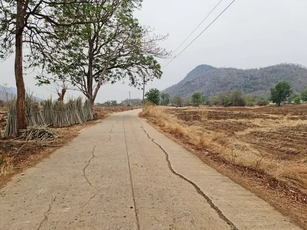คุ้มค่าน่าลงทุนทรัพย์ในดิน ที่ดินติดภูเขา ต.พระนอน อ.เมือง จ.นครสวรรค์ วิวสวยมากๆๆ 5ไร่เศษ โทร 096-882-1857