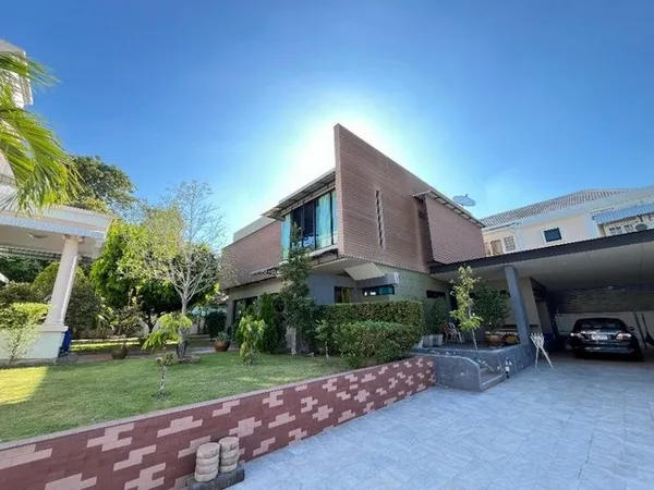 ขายบ้านเดี่ยว เนื้อที่ 270 ตร.ว. พร้อมบ้าน 2 หลัง หมู่บ้านชิชา ถนนพระราม 2 ใกล้เซ็นทรัลพระราม2