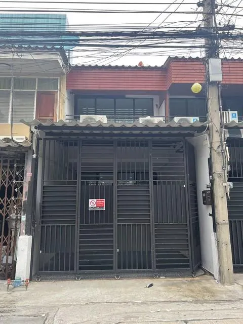 ให้เช่าโฮมออฟฟิศ 2 ชั้น 2 หลังติดกัน ถ.อโศก-ดินแดง หลังตึกฟอร์จูน ใกล้ MRT พระราม 9