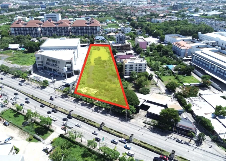 ขาย ที่ดิน ริมถนนประเสริฐมนูกิจ 4 ไร่ 3 งาน 95 ตรว