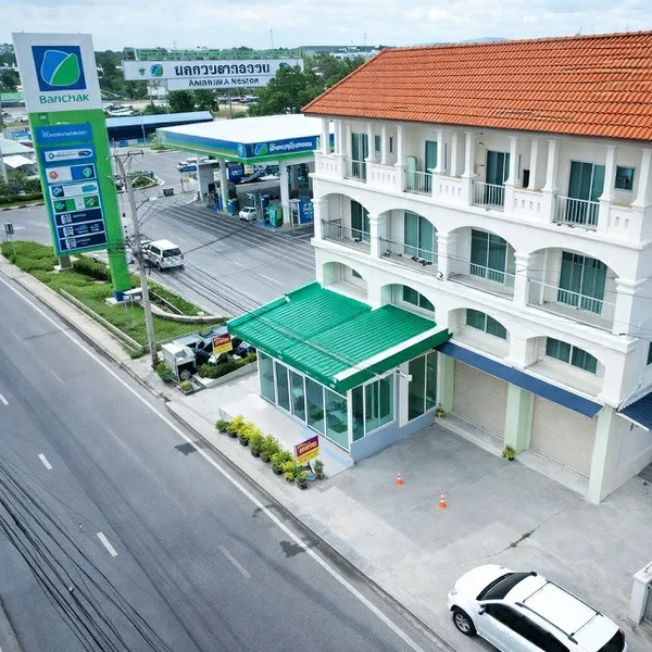 รพ.วิภาราม อมตะนคร 2 กม. นิคมอมตะนคร 500 ม. ปั้มบางจาก อาคารพาณิชย์ 4 ชั้น 3 นอน 1 น้ำ 352 ตร.ม.ทำเลศักยภาพเฟส 4