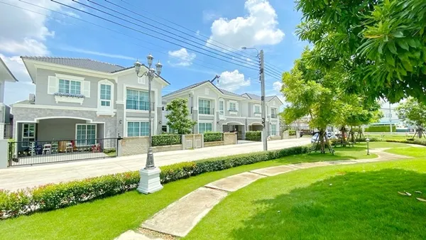 บ้านใหม่สภาพดี วิวสวนใกล้ BTS สำโรง 900 ม. บ้านเดี่ยว 2 ชั้น 35 ตร.ว. บรรยากาศร่มรื่น 4 นอน 3 น้ำ