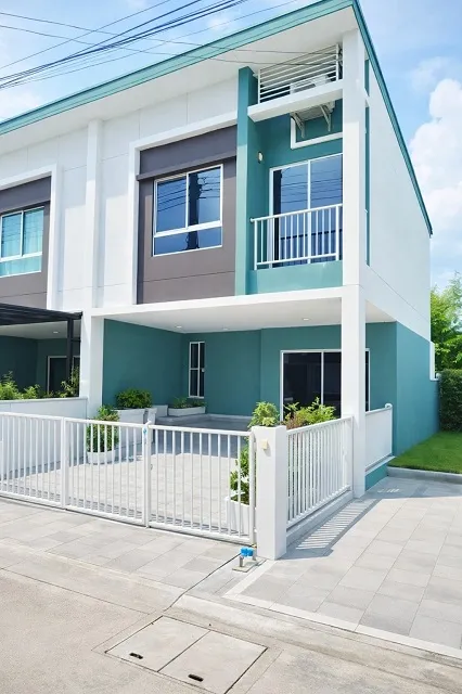 BTS คูคต 1.3 กม. ทำเลติดถนนสายไหม รร.ประชานุกูล 700 ม. สนามบินดอนเมือง 1.8 กม เช่าทาวน์โฮม 2 ชั้น 3 นอน.