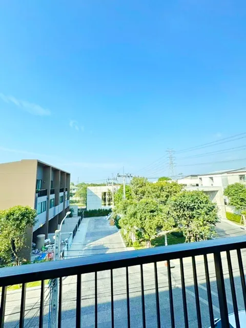 พระราม9-กรุงเทพกรีฑา รร.นานาชาติ ไบรท์ตัน กรุงเทพฯ 900 ม.ทาวน์โฮม 3 ชั้น 3 นอน 3 น้ำ บ้านกลางเมือง ARL บ้านทับช้าง 3.5 ก