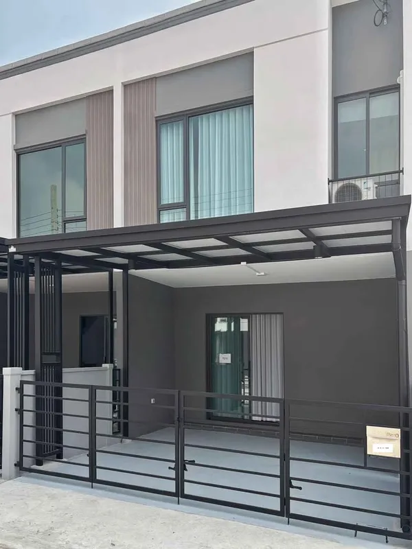 ว่าง 2 หลัง! เช่าทาวน์โฮม Pleno 2 สุขุมวิท-บางนา เฟอร์ครบ+ครัว Built-in พร้อมเตาไฟฟ้า หิ้วกระเป๋าเข้าอยู่ได้เลย เพียง 35,000/เดือน