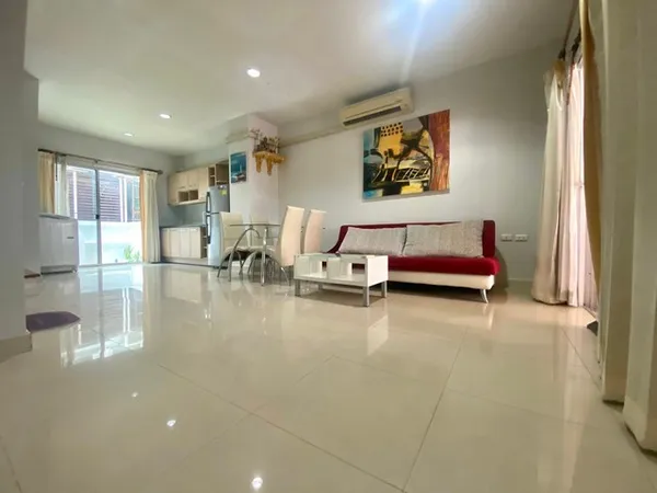 ให้เช่าทาวโฮม 3ชั้น ใกล้สถานีศรีนุช รถไฟฟ้าสายสีเหลือง และ ใกล้ BTS. อ่อนนุช ม.กลางเมือง ลูเซอร์น สุขุมวิท77  อ่อนนุช 46