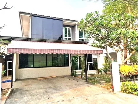 บ้านสวย ทำเลดี พร้อมอยู่! หมู่บ้านมัณฑนา เลค วัชรพล ต่อเติมครบ สวยพร้อมอยู่ เดินทางสะดวก ใกล้ทางด่วน ติดถนนใหญ่