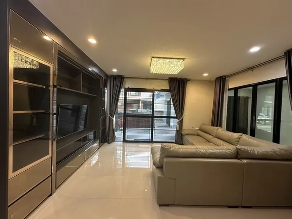 RHT2532ให้เช่าบ้านเดี่ยว ใกล้ เดอะเซอร์เคิล ราชพฤกษ์, ฟู้ดแลนด์ จรัญสนิทวงศ์ใกล้ โรงพยาบาลศิริราช  เศรษฐสิริ 1 จรัญปิ่นเกล้า