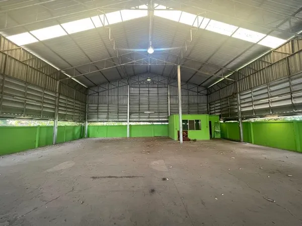 ให้เช่าโกดัง บนที่ดิน 102 ตารางวา ซอยบางพลีนิเวศ ติดถนนบางนาตราด ใกล้เมกะบางนา