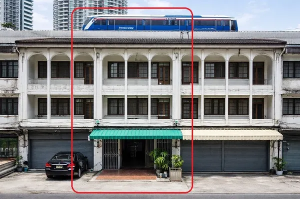 ให้เช่าอาคารพาณิชย์ 3.5 ชั้น เซ็นทรัลลาดพร้าว 900ม.พหลโยธิน20-26 ใกล้ 18 ตร.ว. 250 ตร.ม. BTSพหลโยธิน24 400 ม.