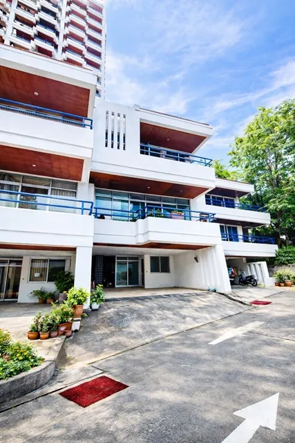 ท่าเทียบเรือศรีราชา ฮาร์เบอร์ 890ม. อาคารพาณิชย์ 4 ชั้น 5 นอน 5 น้ำ โรบินสัน ศรีราชา 24 ตร.ว. 380 ตร.ม. ตึกคอม ศรีราชา 1