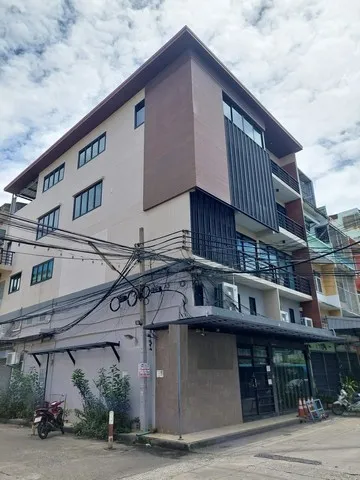 ขายอาคารสำนักงาน ใกล้ BTS สุรศักดิ์ใกล้ เซ็นทรัลพระราม 3 ซอยเจริญราษฎร์7 750 ตารางเมตร 4ชั้น มีลิฟต์ขนส่ง