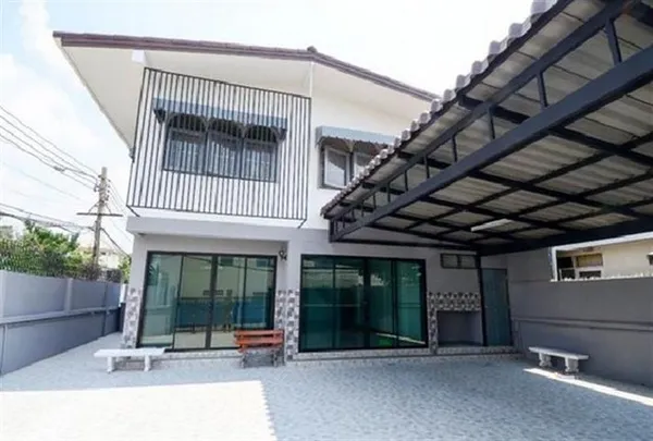 ให้เช่าบ้านเดี่ยว 2 ชั้น 60 ตรว. 3 นอน 5 ที่จอดรถ โชคชัย4 ซอย 76 เหมาะอยู่อาศัยและทำโฮมออฟฟิศ