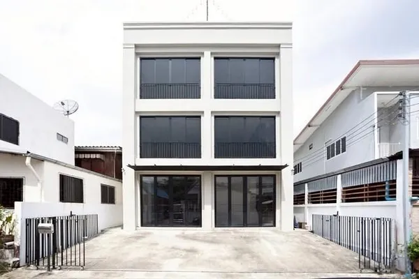 ออฟฟิศพร้อมใช้! เช่าอาคารสำนักงาน 3.5 ชั้น บางนา-ตราด 13 เชื่อมทะลุอุดมสุข แอร์ครบ-กั้นห้องแล้ว พื้นที่ 288 ตร.ม. 