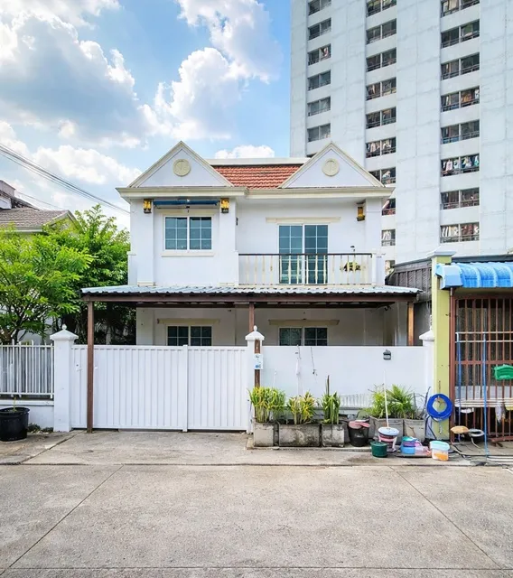 MRT บางกะปิ 800 ม. บ้านเดี่ยว 4 นอน 2 น้ำ MRTเดอะมอลล์ บางกะปิ 400 ม. 50 ตร.ว. 200 ตร.ม. บิ๊กซี ลาดพร้าว 900 ม. โลตัส บา