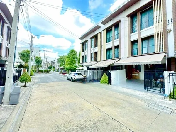 MRT บางแค 1.44กม.เฟอร์ครบ! ซ. กำนันแม้น กัลปพฤกษ์ ทาวน์เฮาส์หลังมุม 3 ชั้น 3 นอน 3 น้ำ ใกล้ ซีคอนบางแค ขนาด 16.5 ตร.ว. 1