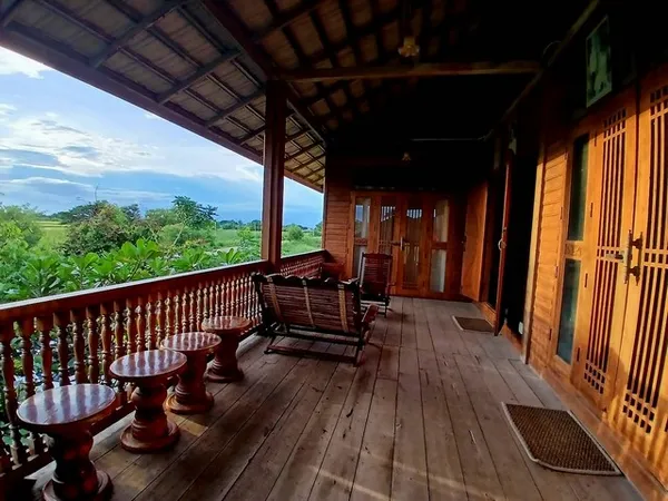 แปลงนี้ซื้อผ่อนตรงเจ้าของได้ ให้เช่าบ้านไม้ถ่ายหนังถ่ายละคร MV โฆษณา หนังสั้น คอนเท้นท์ บ้านสวยวิวทุ่งนา ไทรน้อย 0968821