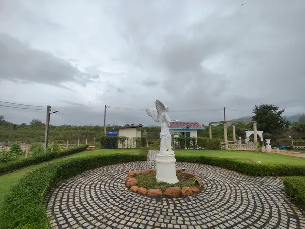 ขายที่ดินพร้อมสิ่งปลูกสร้าง ทำเลดี วิวภูเขา แก่งกระจาน จังหวัดเพชรบุรี