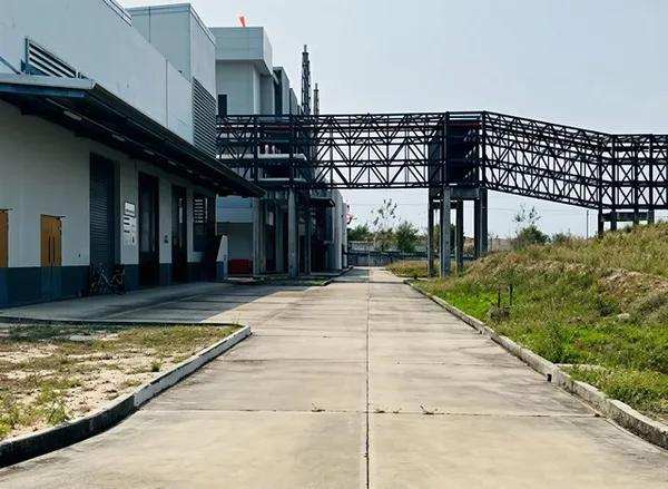 ให้เช่าโรงงานห้วยโป่งระยอง ให้เช่าโรงงาน 1,000 และ 2,600 ตารางเมตร พื้นที่สีม่วง ห่างกับนิคมอุตสาหกรรมเอเชียระยอง 1.2 กม