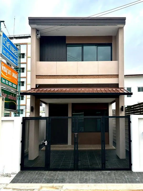 ขายบ้านเดี่ยว 2 ชั้น สร้างใหม่ ทำเลทองแจ้งวัฒนะ-ปากเกร็ด เดินไปห้างได้ ใกล้รถไฟฟ้า