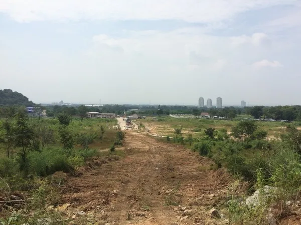 ขายที่ดินเมืองชลบุรี 97-1-14 ไร่ ที่ดินแปลงใหญ่ห่างจากถนนเส้น 3144 เพียง 500 เมตร ใกล้แหล่งท่องเที่ยว สนามกอล์ฟ วัด คาเฟ