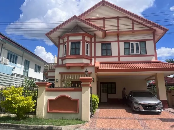 ให้เช่าบ้าน 4 ห้องนอน 4 ห้องน้ำ 1 ห้องแม่บ้าน 1 เรือนรับรอง ลัดดารมย์ ราชพฤกษ์ รัตนาธิเบศร์ เฟอร์บางส่วน (RK1475)