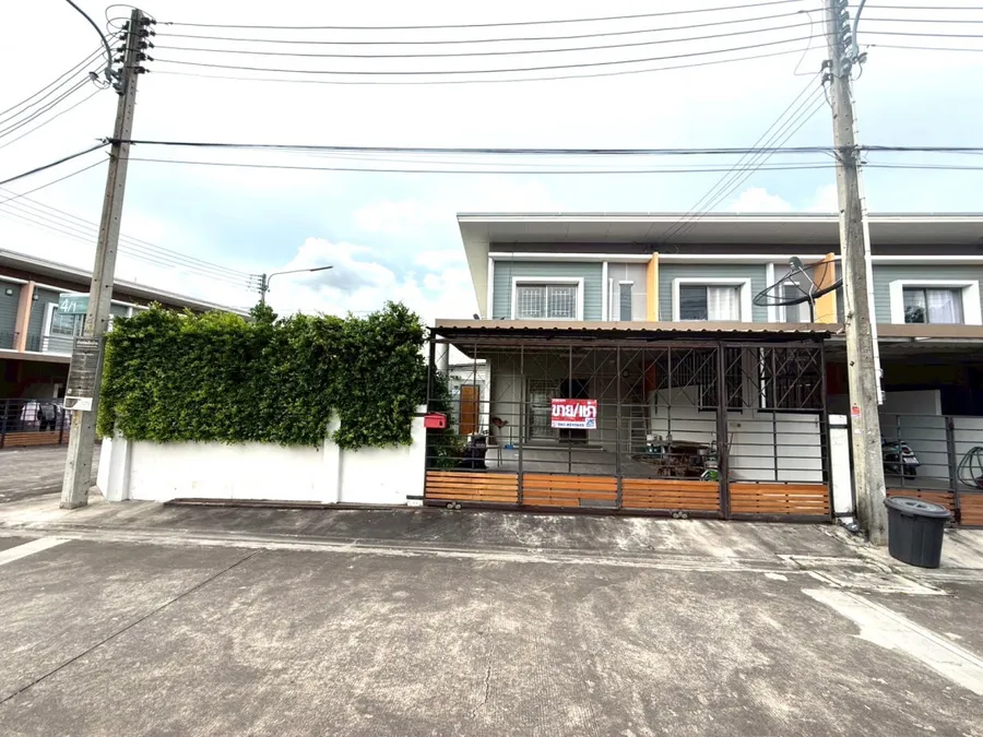 ขาย ทาวน์โฮม HS090 หลังมุม ติดสวน อารมณ์บ้านเดี่ยว