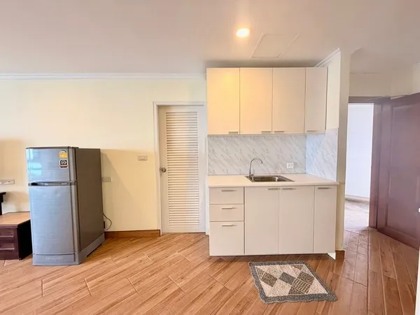 จอมเทียน พลาซ่า คอนโดเทล ที่ตั้ง: ถนนจอมเทียน เฟอร์นิเจอร์ครบครัน