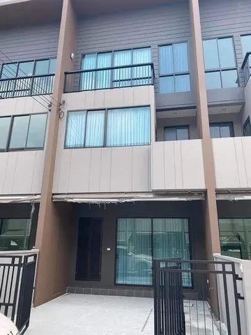 ขายหรือให้เช่า ทาวน์โฮม3 ชั้นบ้านกลางเมือง ลาดพร้าว-เสรีไทย ใกล้ตลาดน้ำขวัญเรียม ใกล้โรงเรียนทรงวิทย์ศึกษา