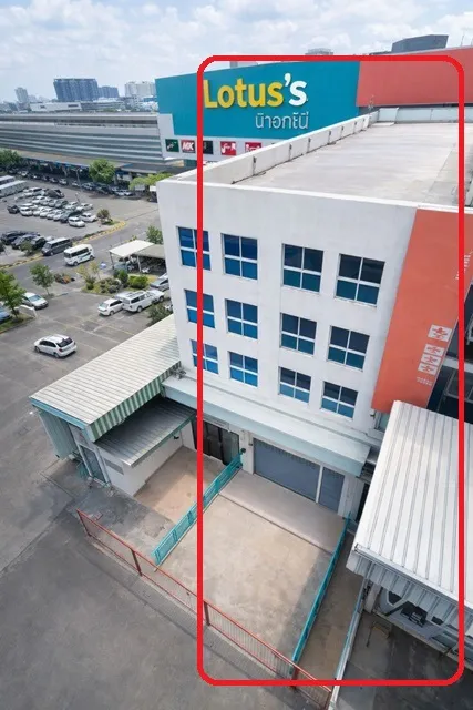 ตลาดตะวันนา 450ม. แฮปปี้แลนด์ 600ม. คลินิก ถนนลาดพร้าว 115-119 เดอะมอลล์ บางกะปิ 450 ม. อาคารพาณิชย์ 3.5ชั้น ให้เช่า 2-3