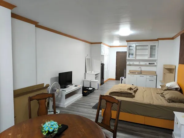 ให้เช่า ฮิลล์ไซด์ 3 คอนโดมิเนียม ถนนนิมมานเหมินท์ ใกล้ห้างเมญ่า 36 ตรม. 1 ห้องนอน ชั้น6 ตกแต่งครบพร้อมอยู่