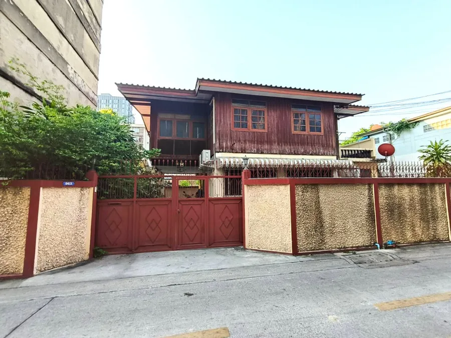 ขายที่ดินพร้อมบ้านเดี่ยว 62 ตร.ว. ซ.กรุงธนบุรี 1 ใ