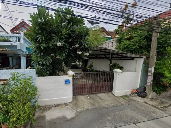 ให้เช่าบ้านแฝด 2 ชั้น 3 ห้องนอน หมู่บ้านรังสิยา สุขุมวิท 101 ปุณณวิถี 22 ทำเลดี เดินทางสะดวก ใกล้ BTS ปุณณวิถี