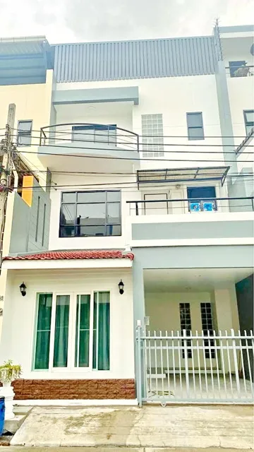 โฮมออฟฟิศ 4 นอน 5 น้ำ 25 ตร.วา.300 ตร.ม. ลาซาล รร.นานาชาติบางกอกพัฒนา 1.2 กม. MRT ศรีลาซาล 530ม.