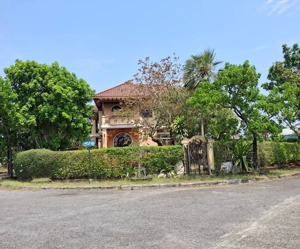 ขายบ้านเดี่ยว บางนา-ตราด กม.18 บ้านที่ออกแบบมาเพื่อการอยู่อาศัยจริง สไตล์ยุโรปคลาสสิก โทนเมดิเตอร์เรเนียน