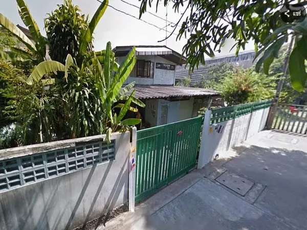 ให้เช่าบ้านเดี่ยว2ชั้น94ตร.วซอยเอกมัย22ปรีดี14โครงสร้างแข็งแรงสภาพเดิม 40 ปี