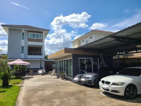 ขายบ้านเดี่ยว 3 ชั้น 200 ตร.ว. ย่านเลียบด่วนรามอินทรา ซอยโยธินพ้ฒนา 3 ใกล้ทางด่วน