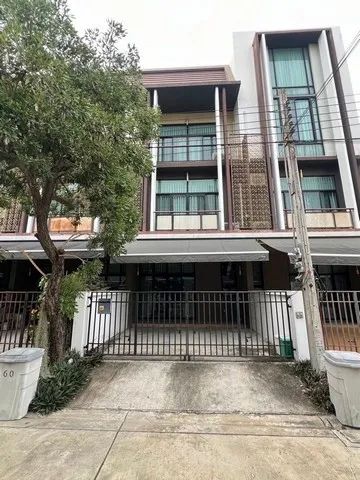 ให้เช่าทาวโฮม3ชั้น  ใกล้รถไฟฟ้า สถานีแยกติวานนท์ เพียง500 เมตร  ถนนกรุงเทพ-นนทบุรี ฟลอร่า วงศ์สว่าง 
