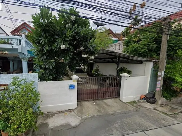 ให้เช่าบ้านแฝด 2 ชั้น 40 ตร.ว. หมู่บ้านรังสิยา ถนนสุขุมวิท 101 ใกล้ BTS ปุณณวิถี