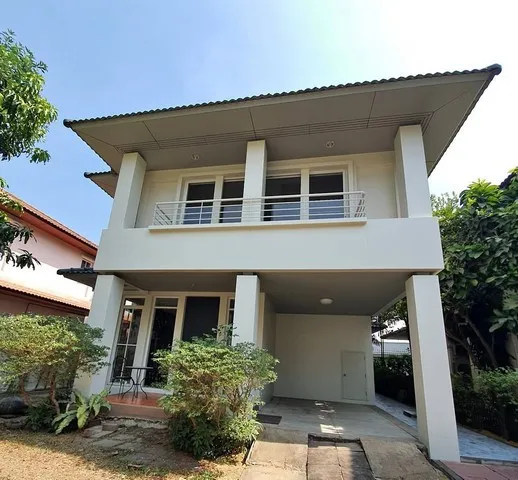 ให้เช่าบ้านเดี่ยว 2 ชั้น หมู่บ้านบางกอกวิลล่า Bangkok Villa ใกล้ เลียบด่วนฯ-ประดิษฐ์มนูธรรม ใกล้โรงเรียนนานาชาติชั้นนำและจุดขึ้น-ลง ทางด่วนเพียง 2 นาที